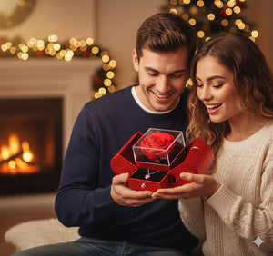 Rosa Eterna Encantada con Collar Corazón - ¡El Regalo Perfecto para el Amor!